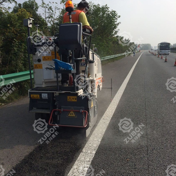 2014年10月安徽高速公路隆声带施工现场
